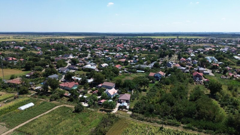 Darza (langa Buftea), teren intravilan, deschidere 24 m, pret negociabil.